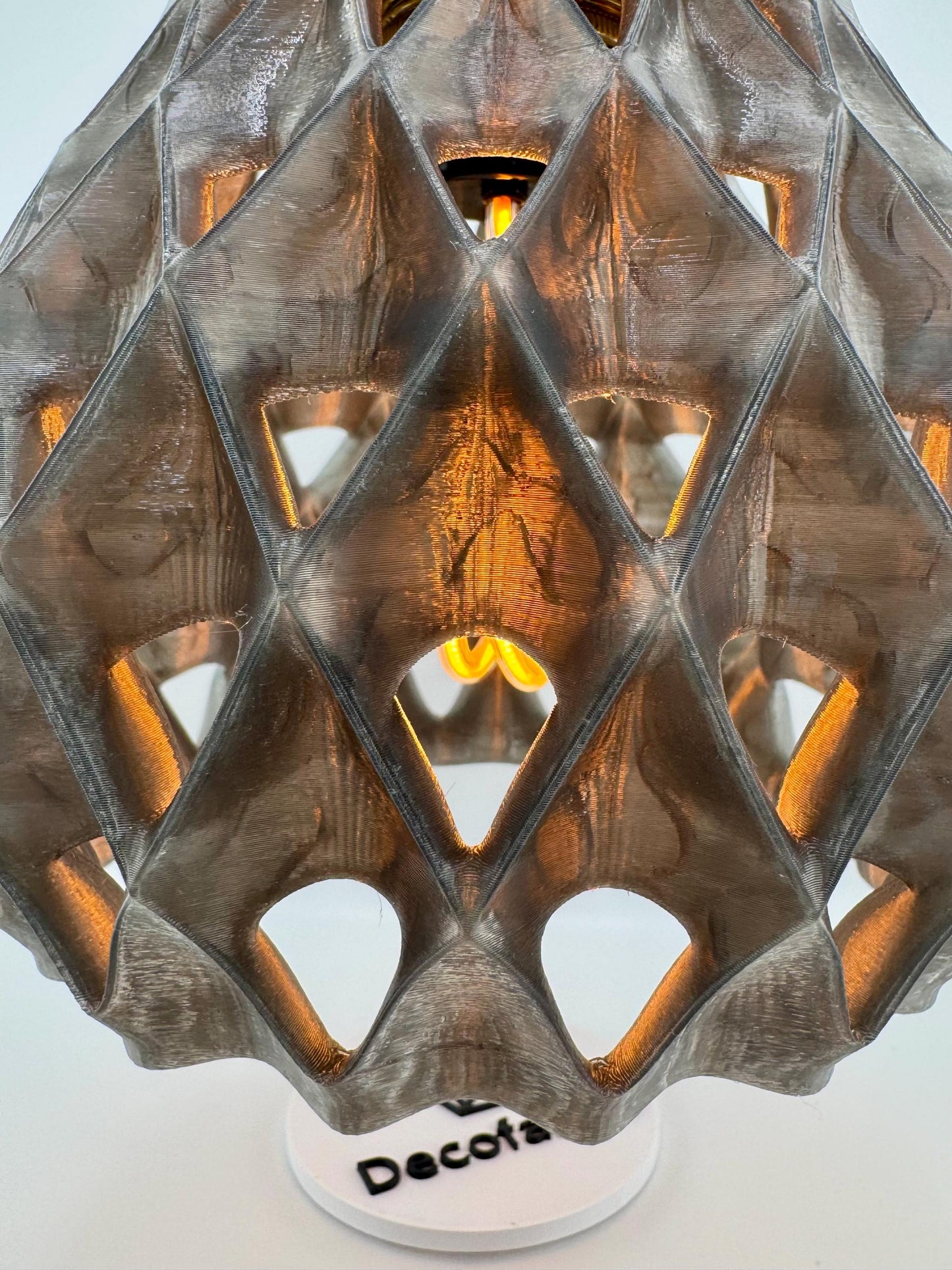 Abat-jour Cone – suspension ajourée noire translucide