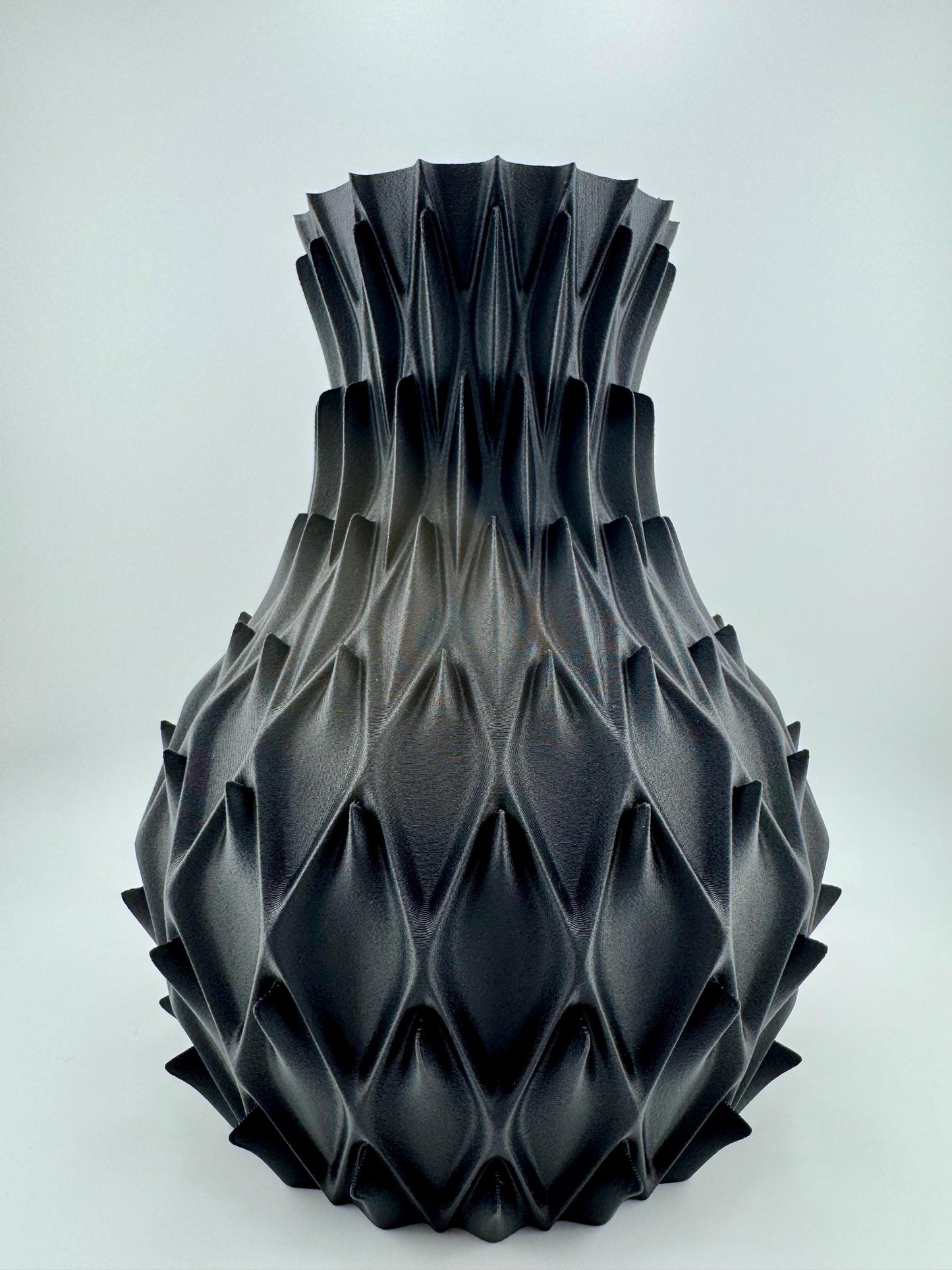 Vase Petal – vase géométrique noir mat étanche et durable