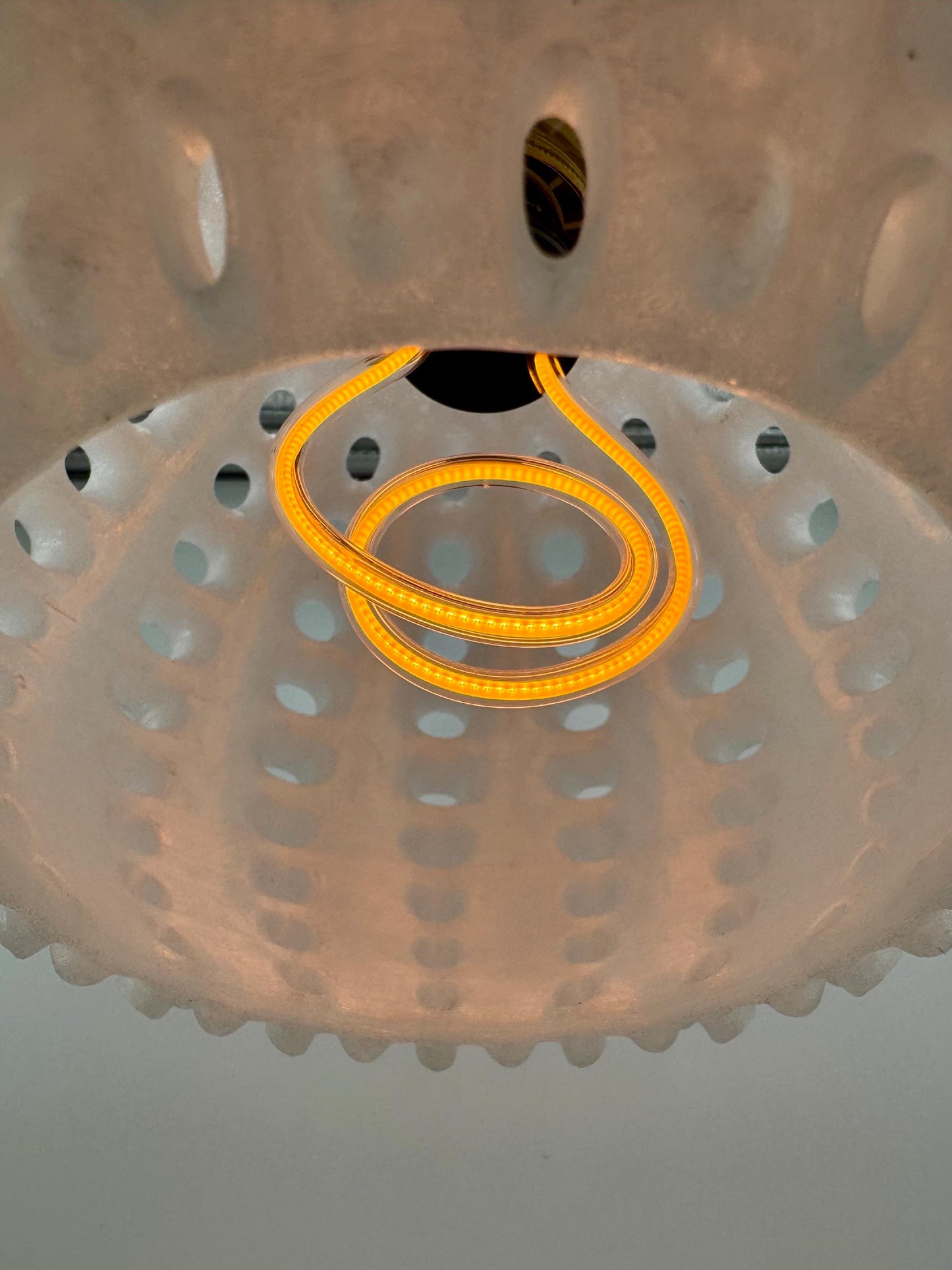 Abat-jour Barnacle – suspension organique en polycarbonate