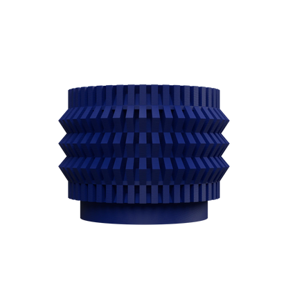 Pot décoratif bleu marine avec surface en relief géométrique striée, forme cylindrique large avec base ronde.