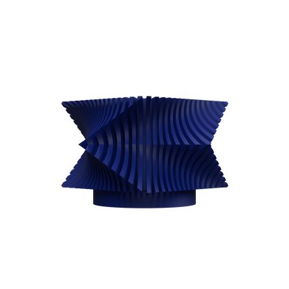 Pot décoratif bleu marine avec design moderne en spirale composée de lamelles verticales incurvées.