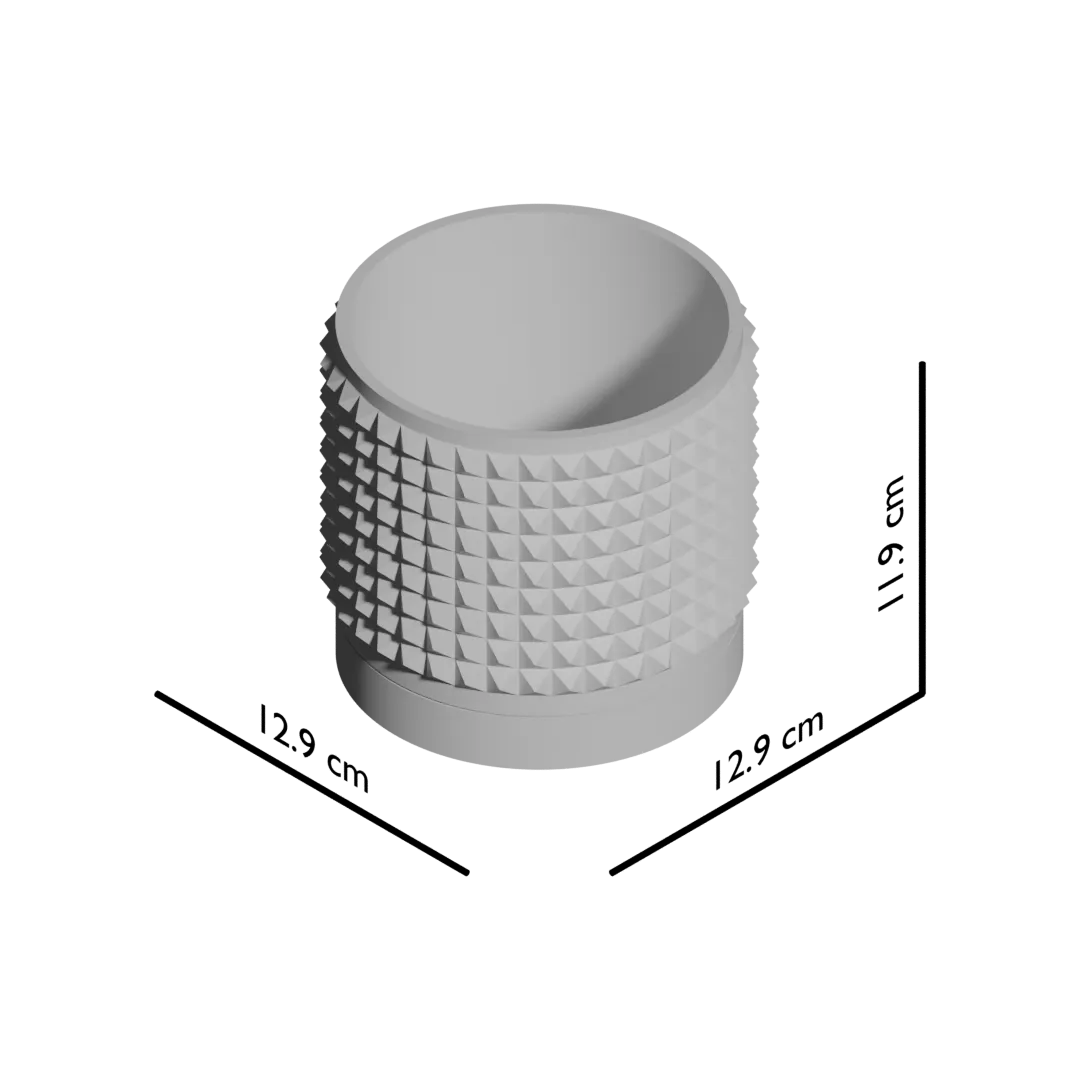 Pot décoratif gris clair cylindrique avec surface texturée en relief carrés réguliers sur toute la partie extérieure.