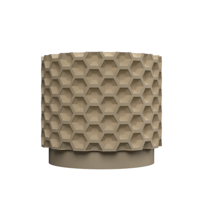 Pot décoratif beige avec texture géométrique en relief hexagonal, base lisse et ronde, style moderne.