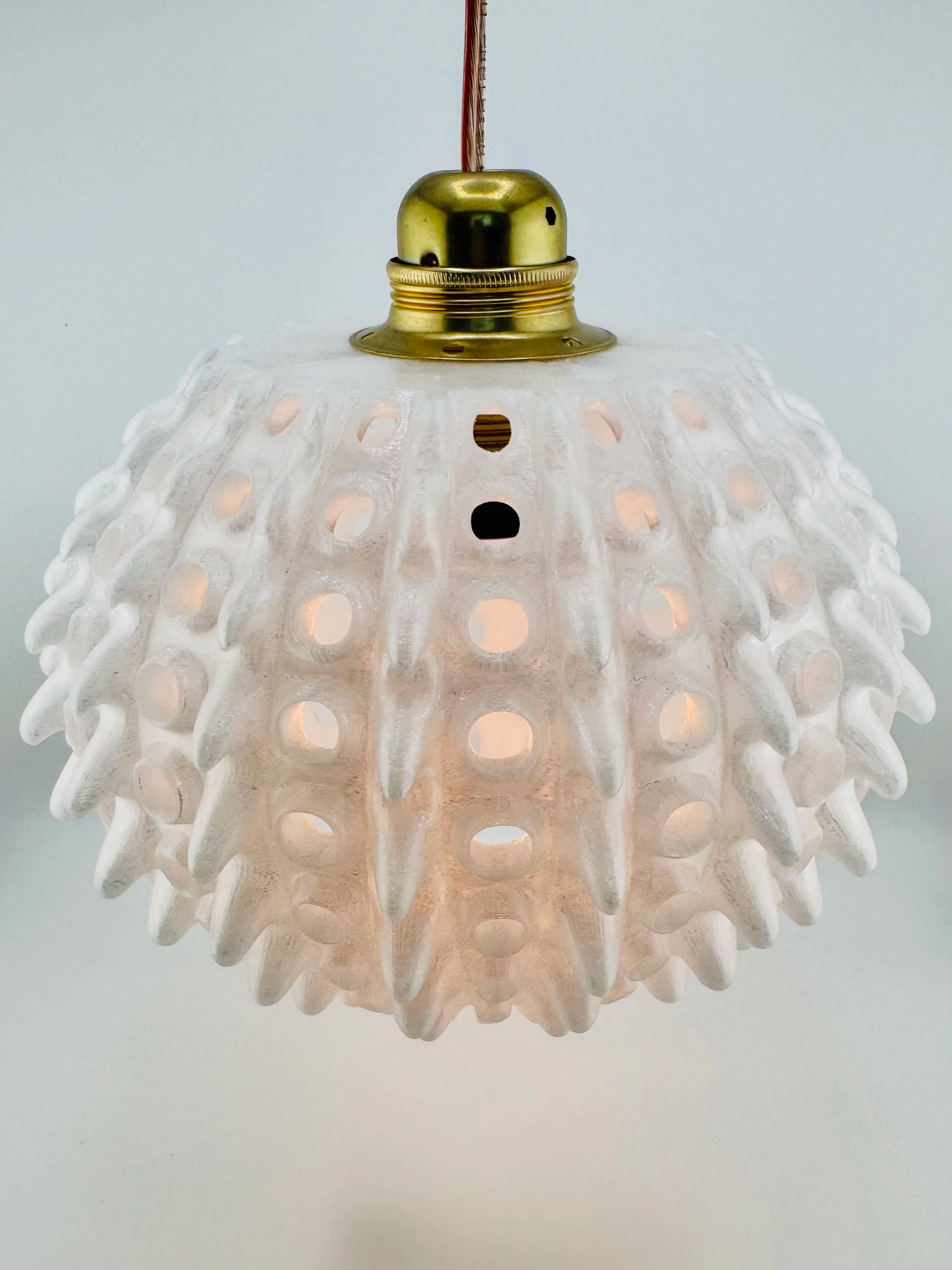 Abat-jour Barnacle – suspension organique en polycarbonate - Abat-jour suspension en polycarbonate blanc translucide à texture organique et géométrique, design sculptural unique avec. - Default Title