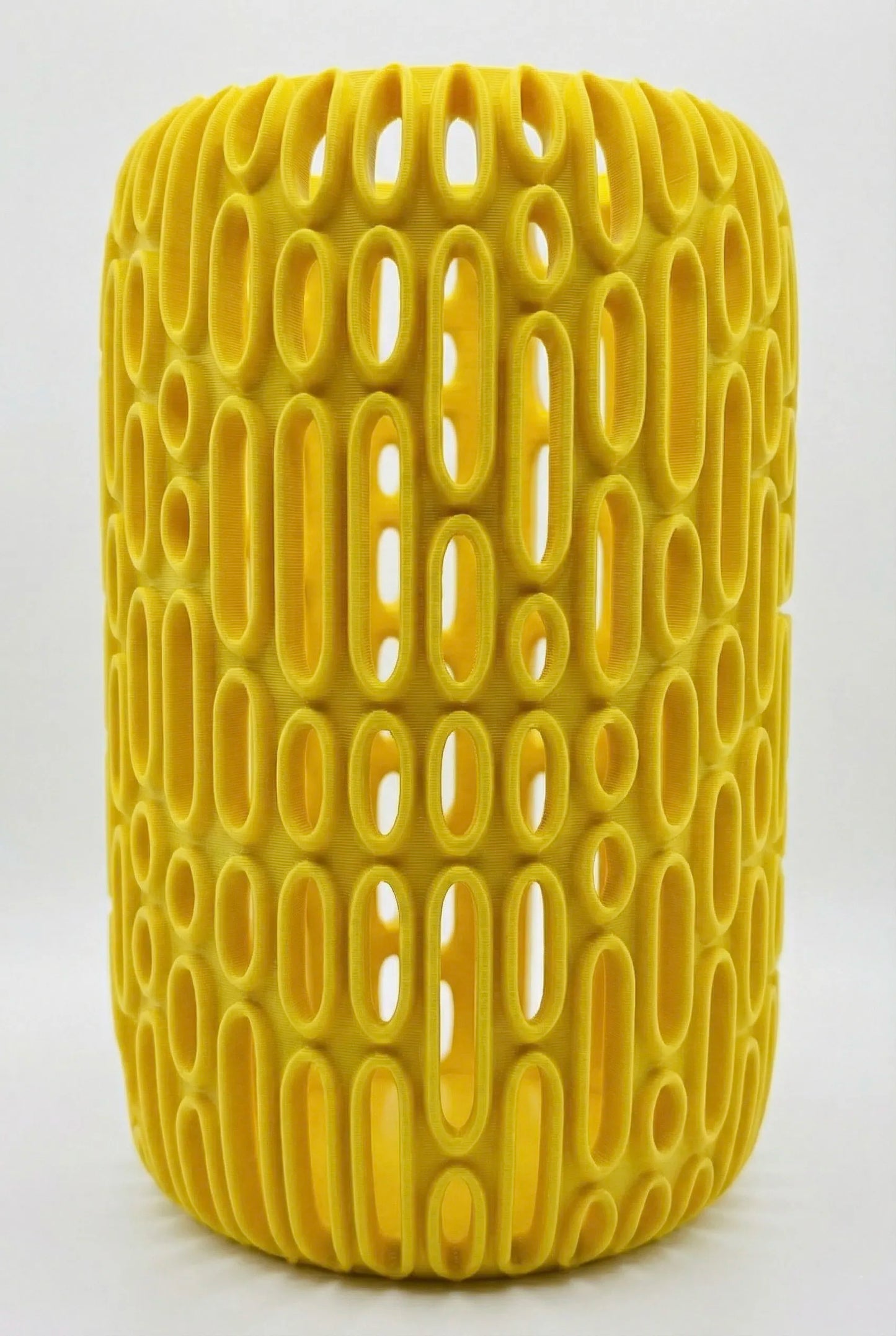 Vase Breach ajouré – sculpture design pour fleurs séchées - Vase jaune ajouré en céramique au design sculptural, motifs géométriques organiques, style contemporain unique. - Vert foncé