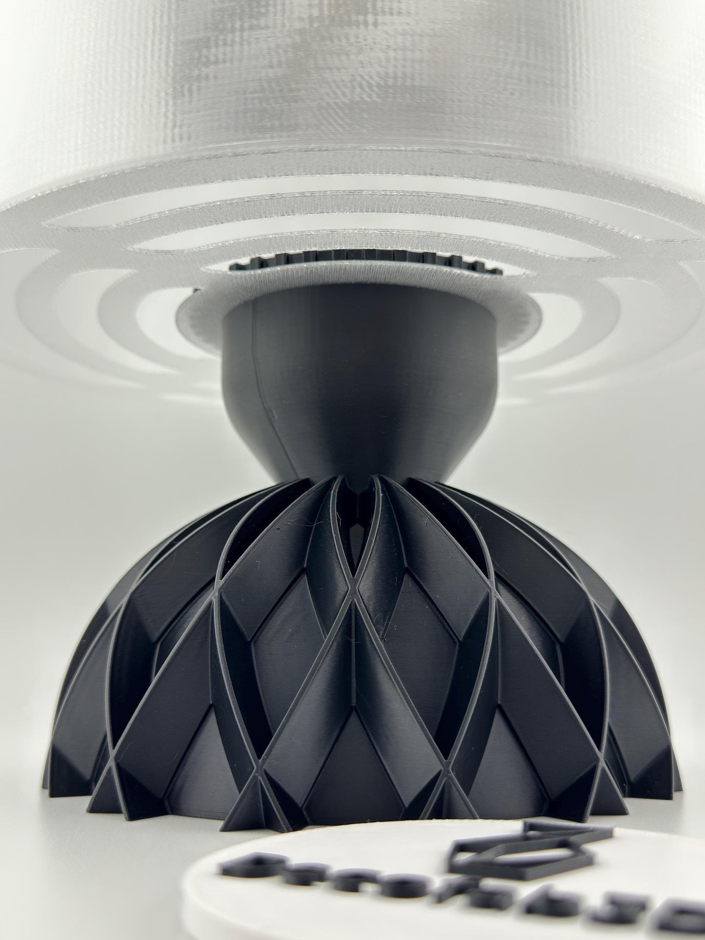 Lampe Arkan – lampe de table design personnalisable