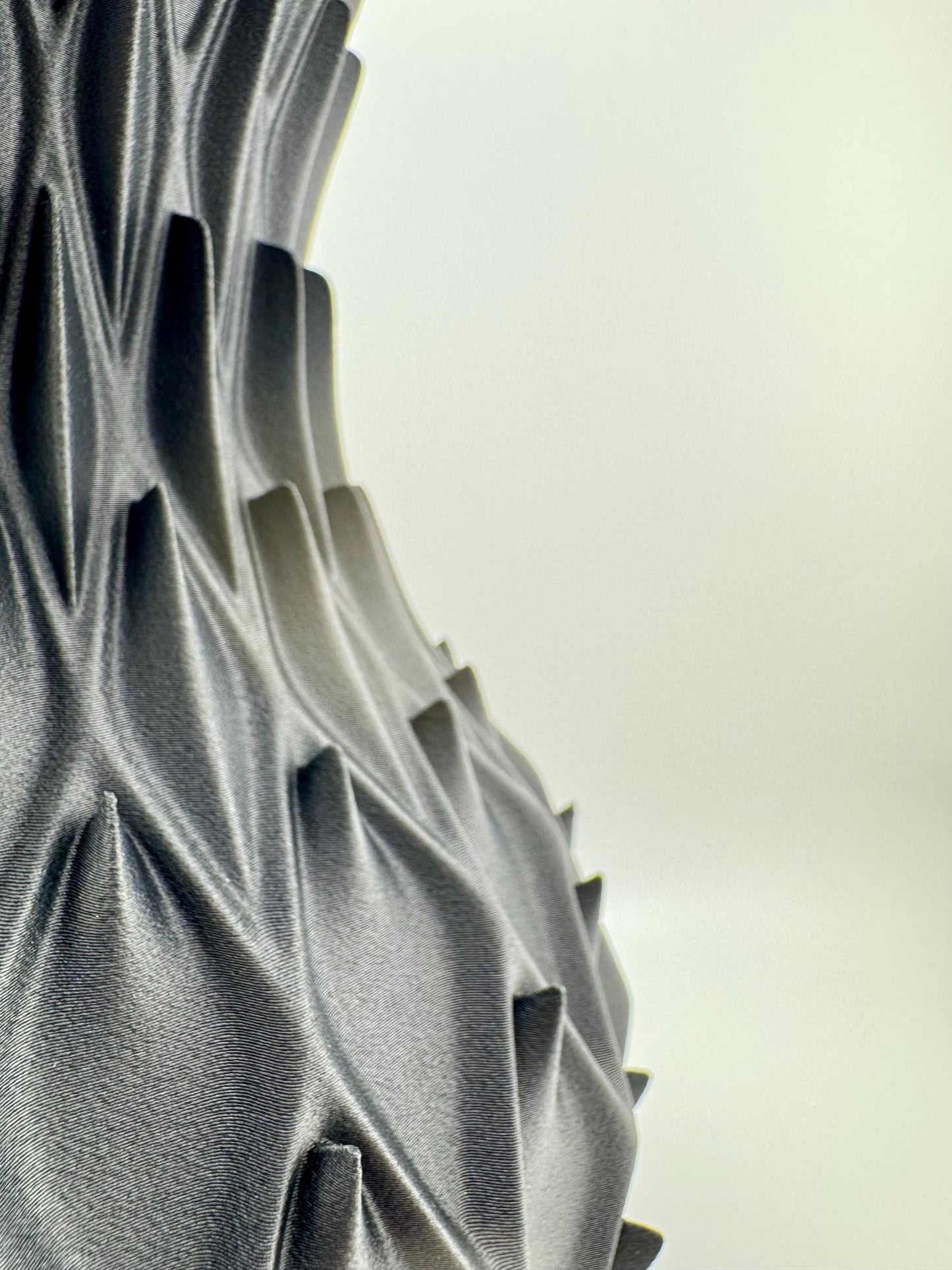 Vase Petal – vase géométrique noir mat étanche et durable