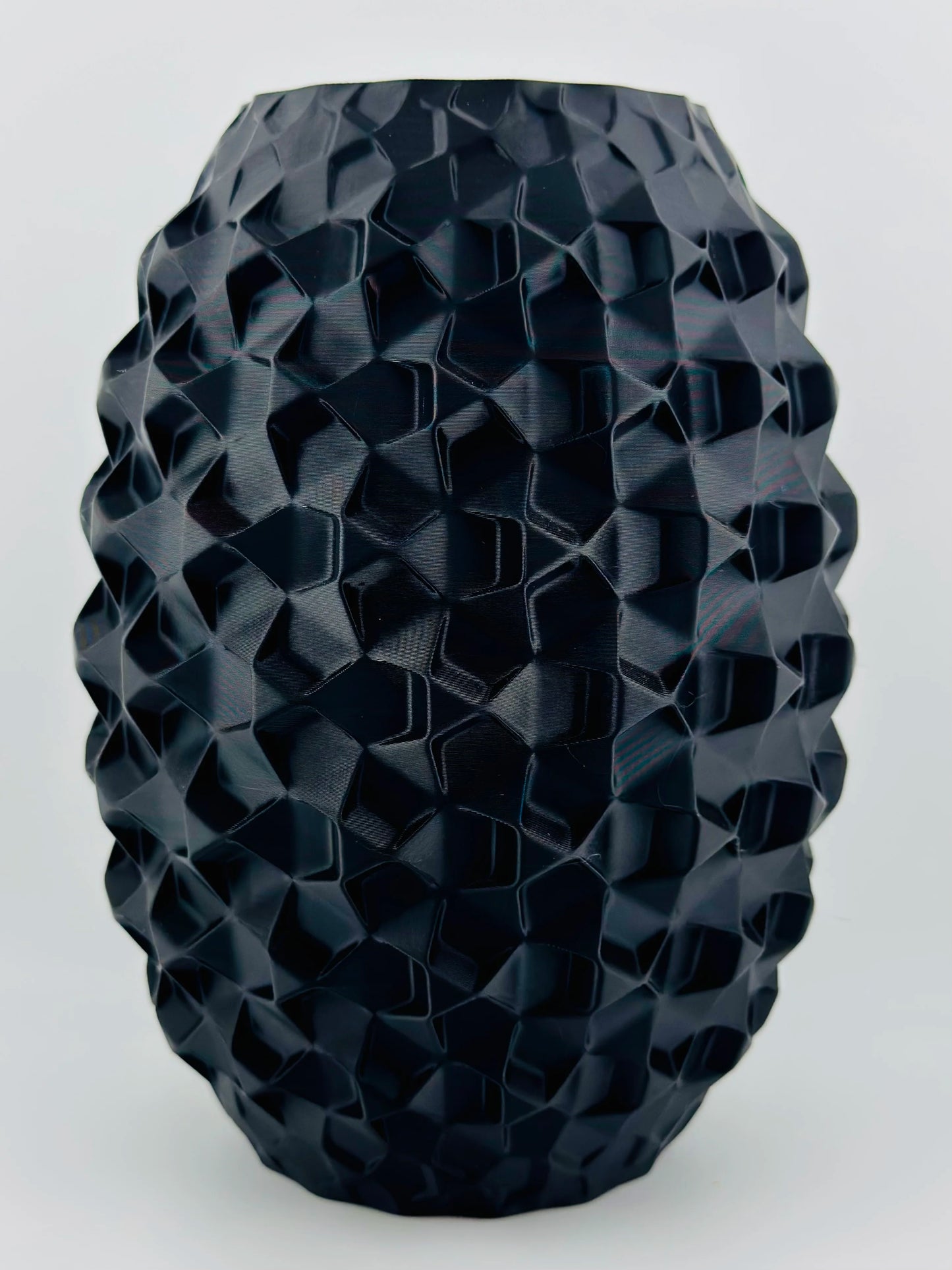Vase Cobble – vase texturé étanche au design minéral - Vase noir au design géométrique sculptural avec texture organique et style contemporain unique. - Vert foncé