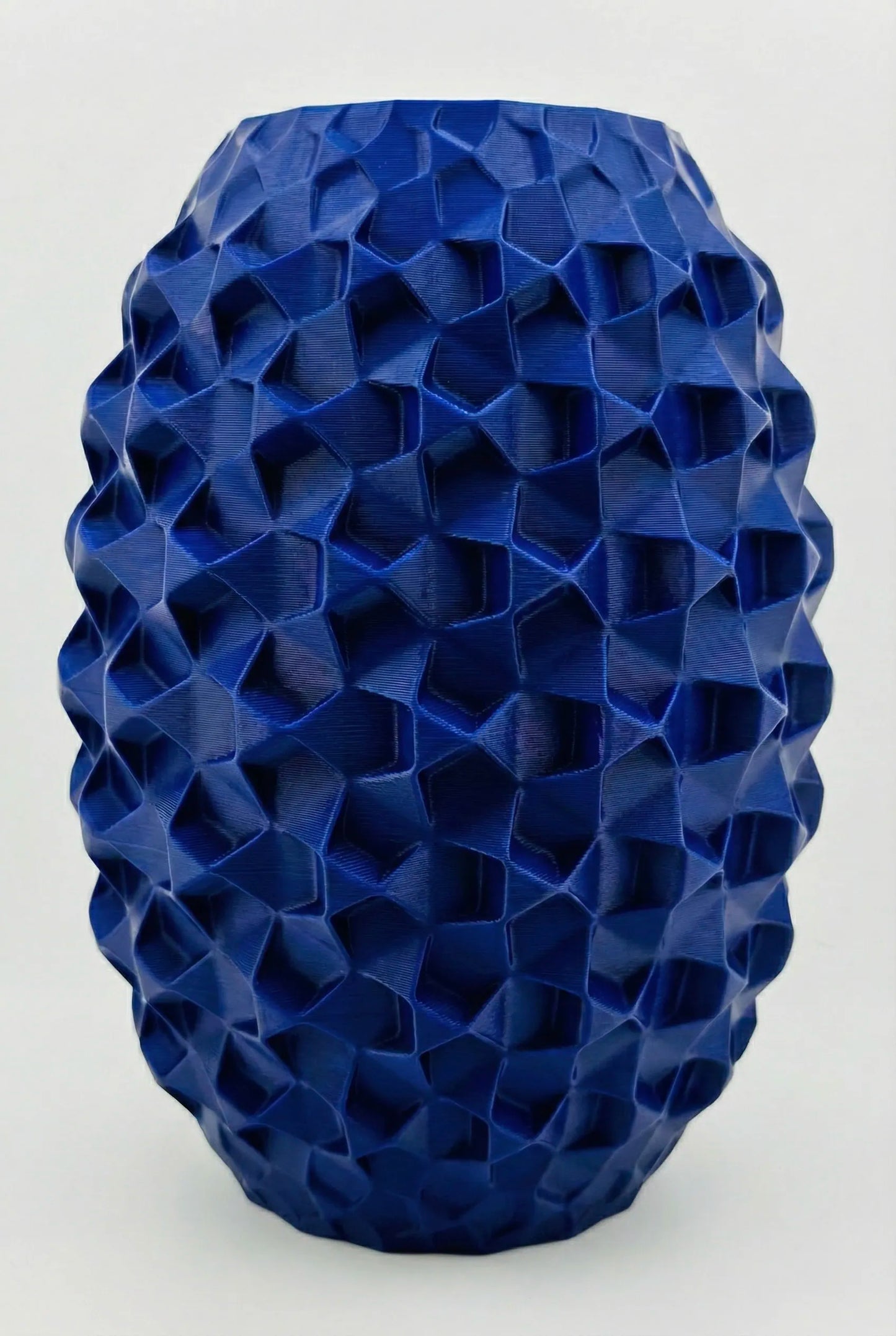 Vase Cobble – vase texturé étanche au design minéral - Vase sculptural bleu au design géométrique unique avec texture organique et style contemporain. - Vert foncé