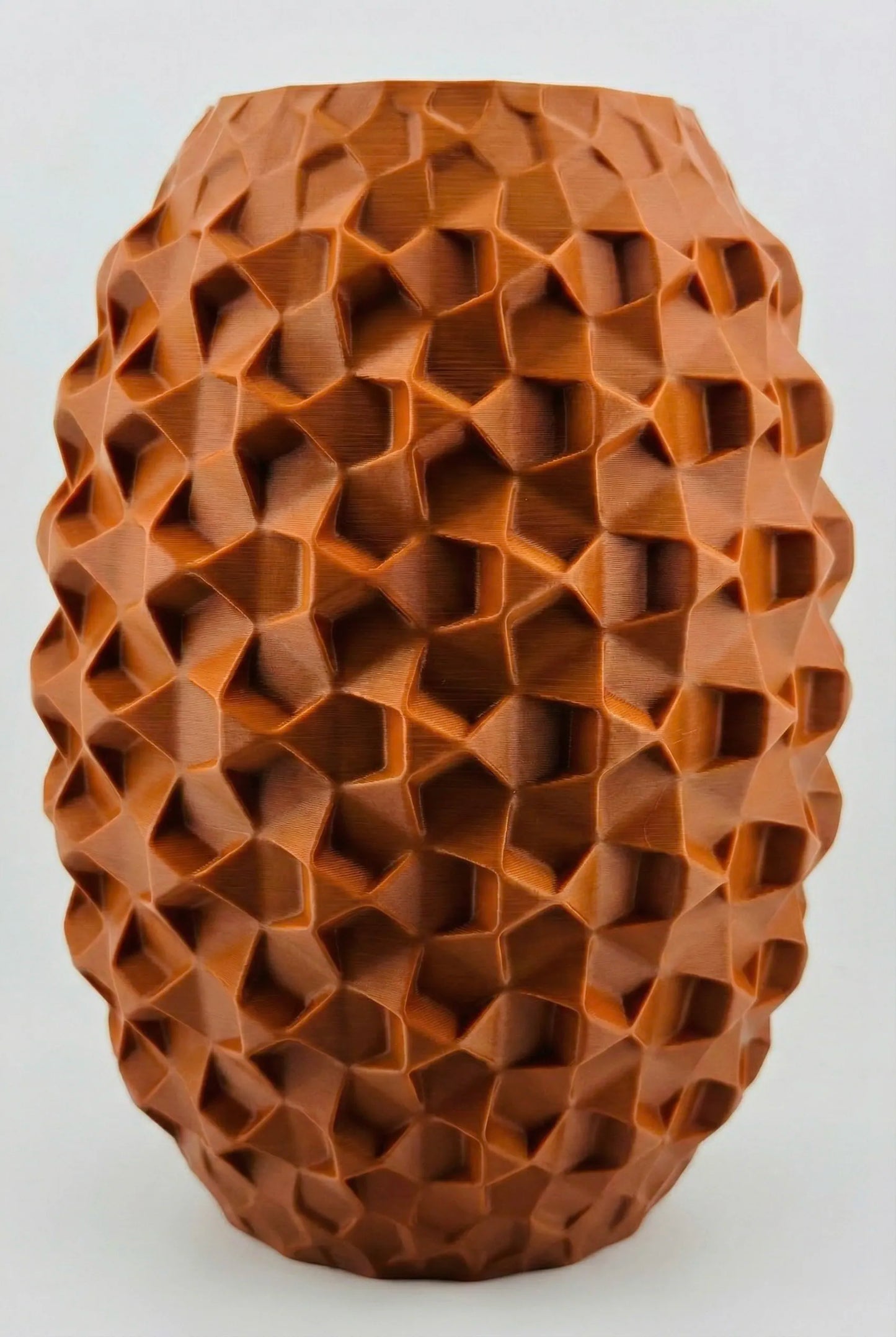 Vase Cobble – vase texturé étanche au design minéral - Vase sculptural orange en céramique texturée avec motif géométrique organique au design contemporain unique. - Vert foncé