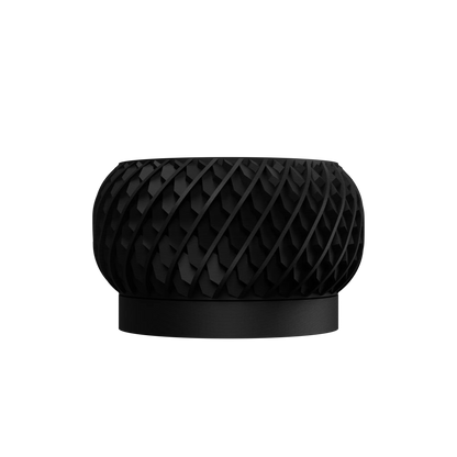 Pot décoratif moderne noir mat avec surface en relief tressé et base lisse circulaire.