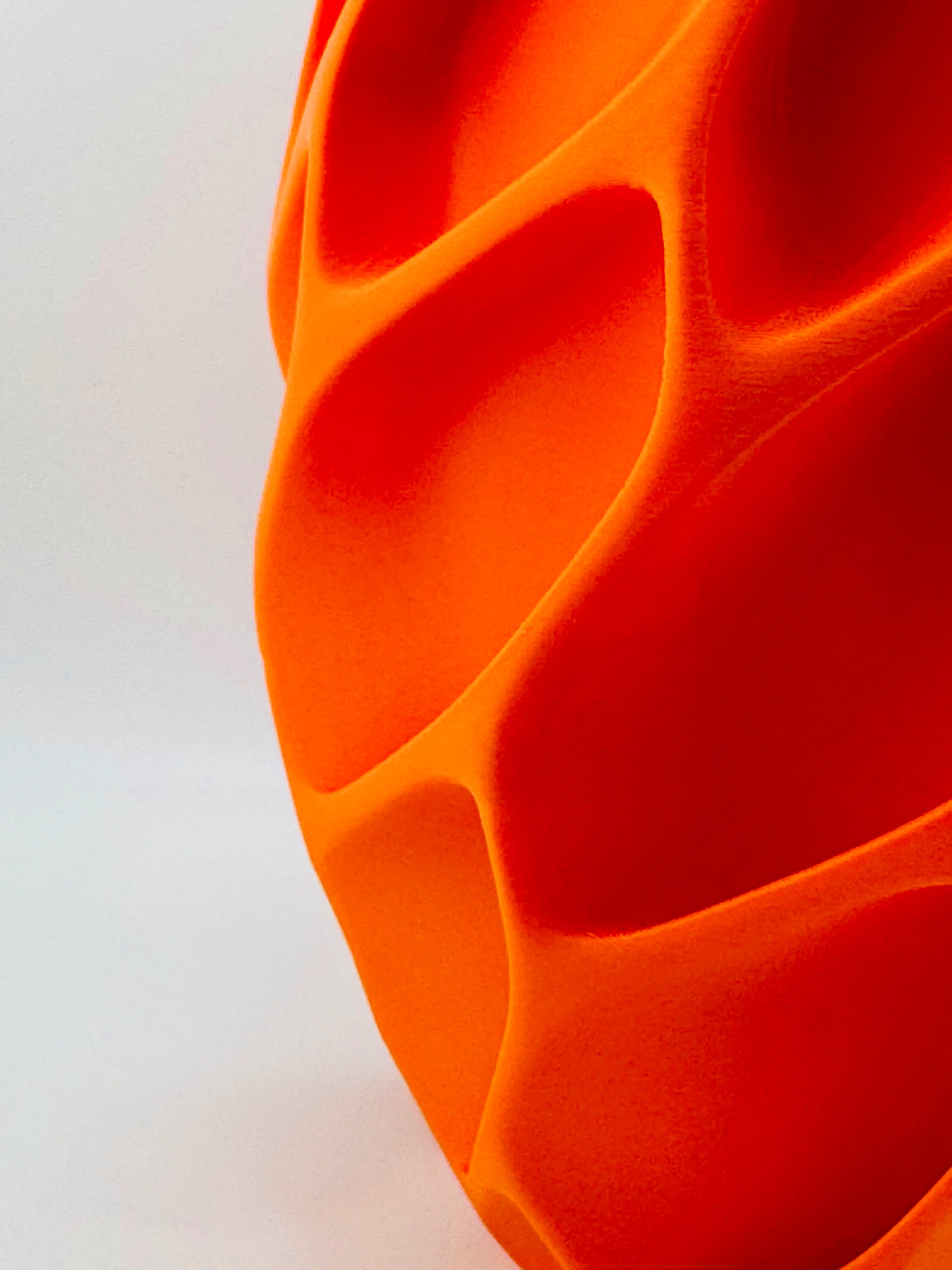 Vase Exo – vase design alvéolé organique étanche - Vase orange vif en plastique PETG à structure alvéolée organique et géométrique, surface mate et sculpturale. - Anthracite