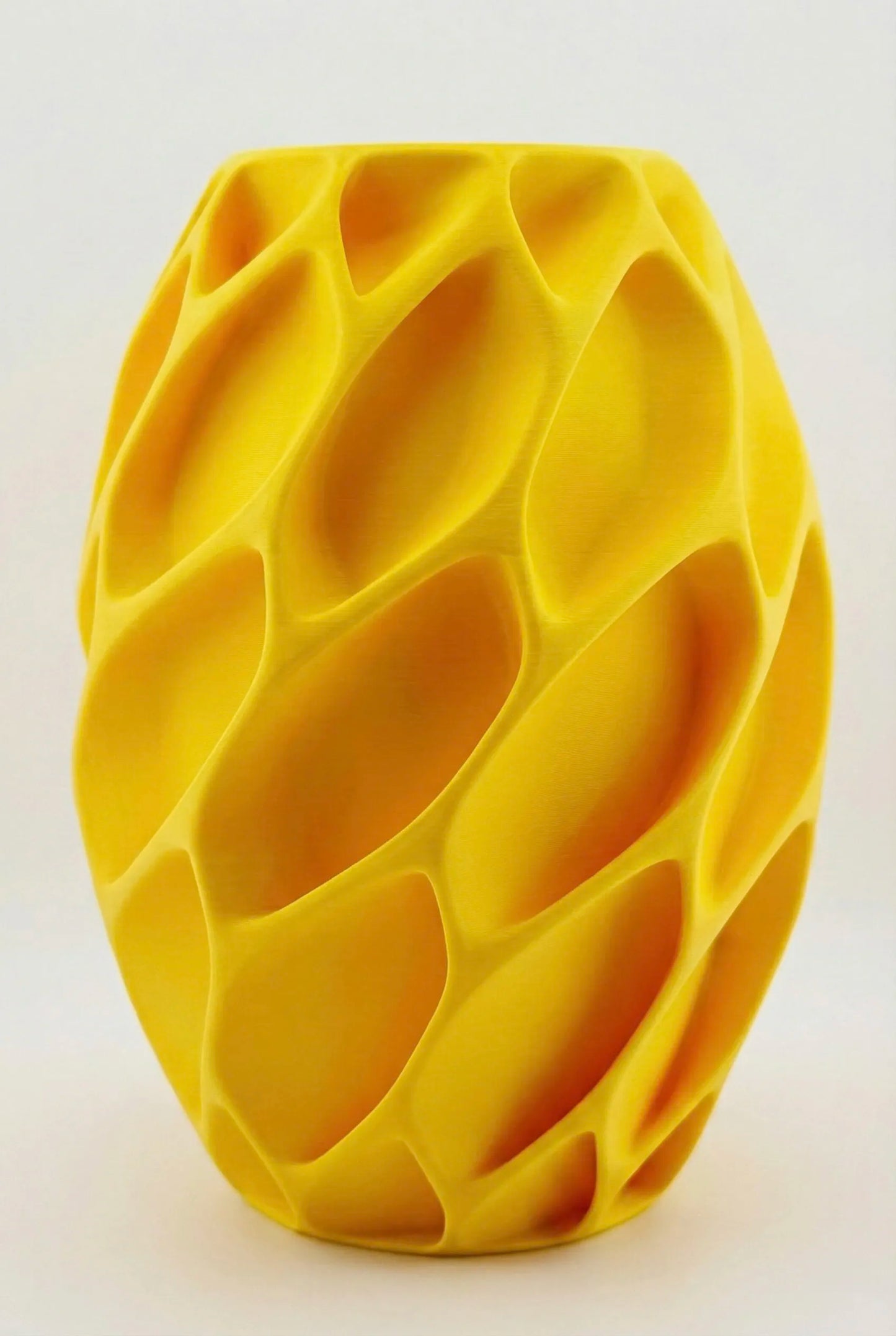 Vase Exo – vase design alvéolé organique étanche - Vase jaune en céramique à design organique et géométrique alvéolé, forme sculpturale unique et contemporaine. - Anthracite