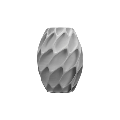 Vase gris clair mat avec surface texturée en relief en motif géométrique ondulé, forme ovale effilée et finition étanche.