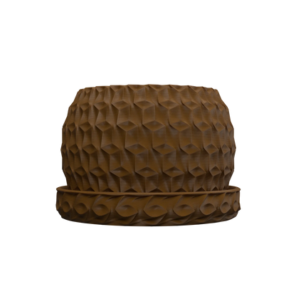 Pot décoratif marron en forme hexagonale avec motif géométrique texturé sur toute sa surface, accompagné d'une soucoupe.