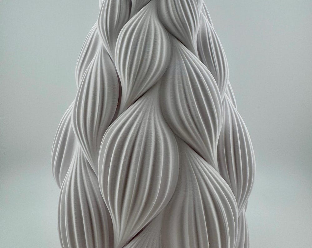 Vase Ripple – vase design ondulé étanche pour intérieur moderne