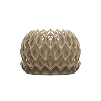 Pot décoratif beige clair avec motif ajouré en nid d’abeille, forme arrondie et moderne, aspect texturé en plastique rigide.