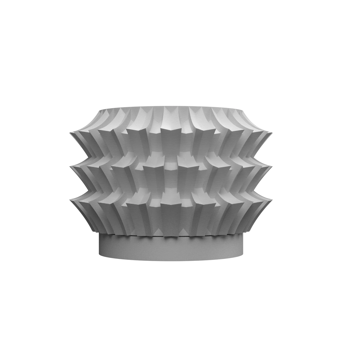 Pot décoratif gris clair en matériau moderne, formé de strates géométriques en relief, silhouette large et aplatie.