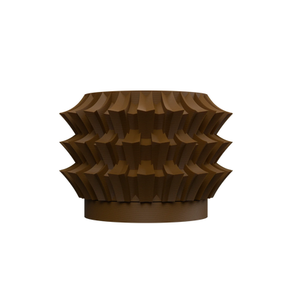 Pot décoratif Jori en bois marron avec design géométrique en relief et forme cylindrique ondulée, style moderne.