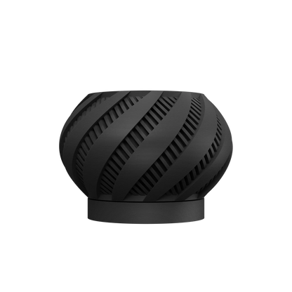 Pot décoratif rond noir mat en plastique moderne avec rainures diagonales ajourées en spirale, base circulaire plate.