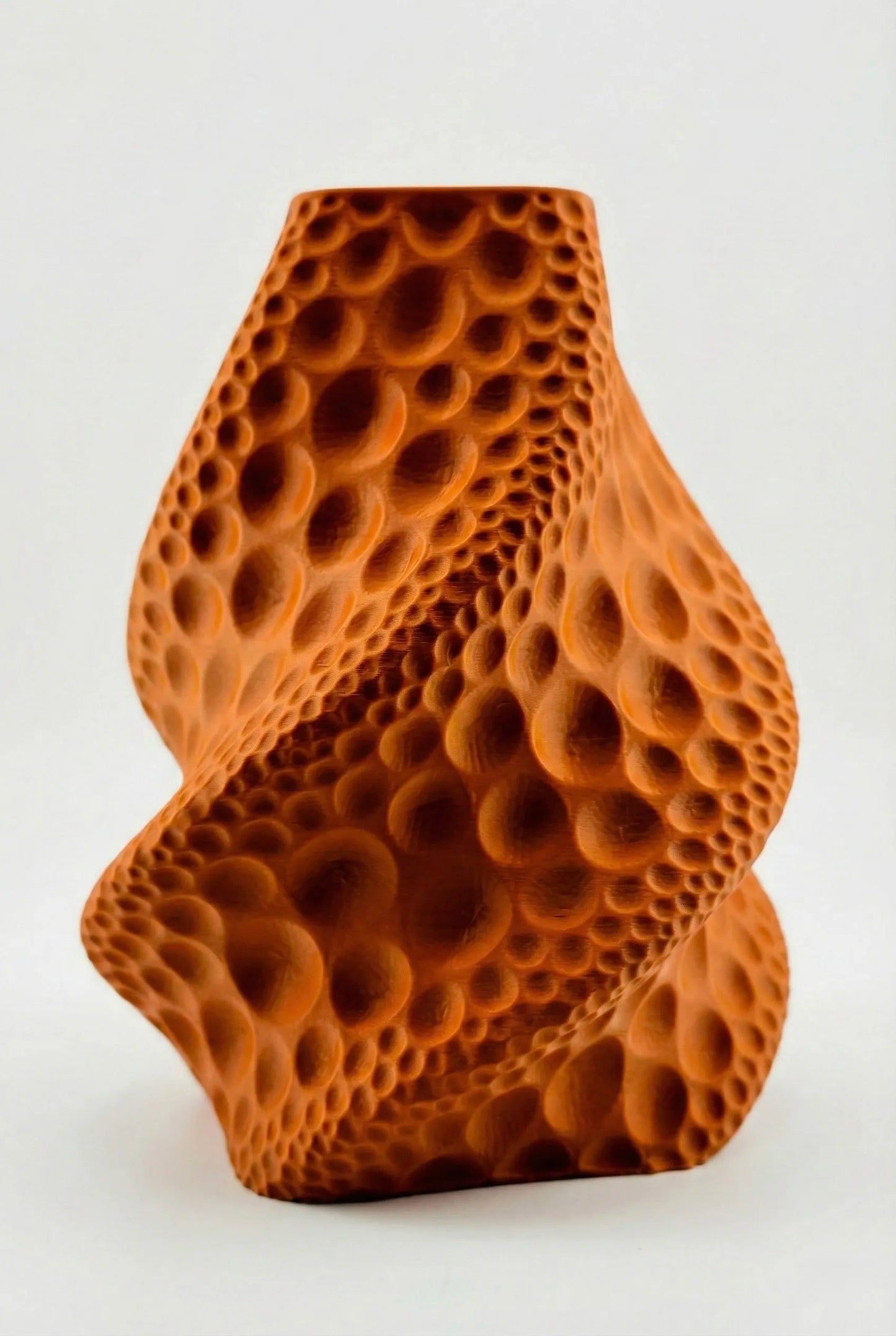 Vase Moon – vase texturé cratères lunaires étanche design - Vase sculptural orange texturé avec cratères lunaires design contemporain et forme organique géométrique unique. - Anthracite