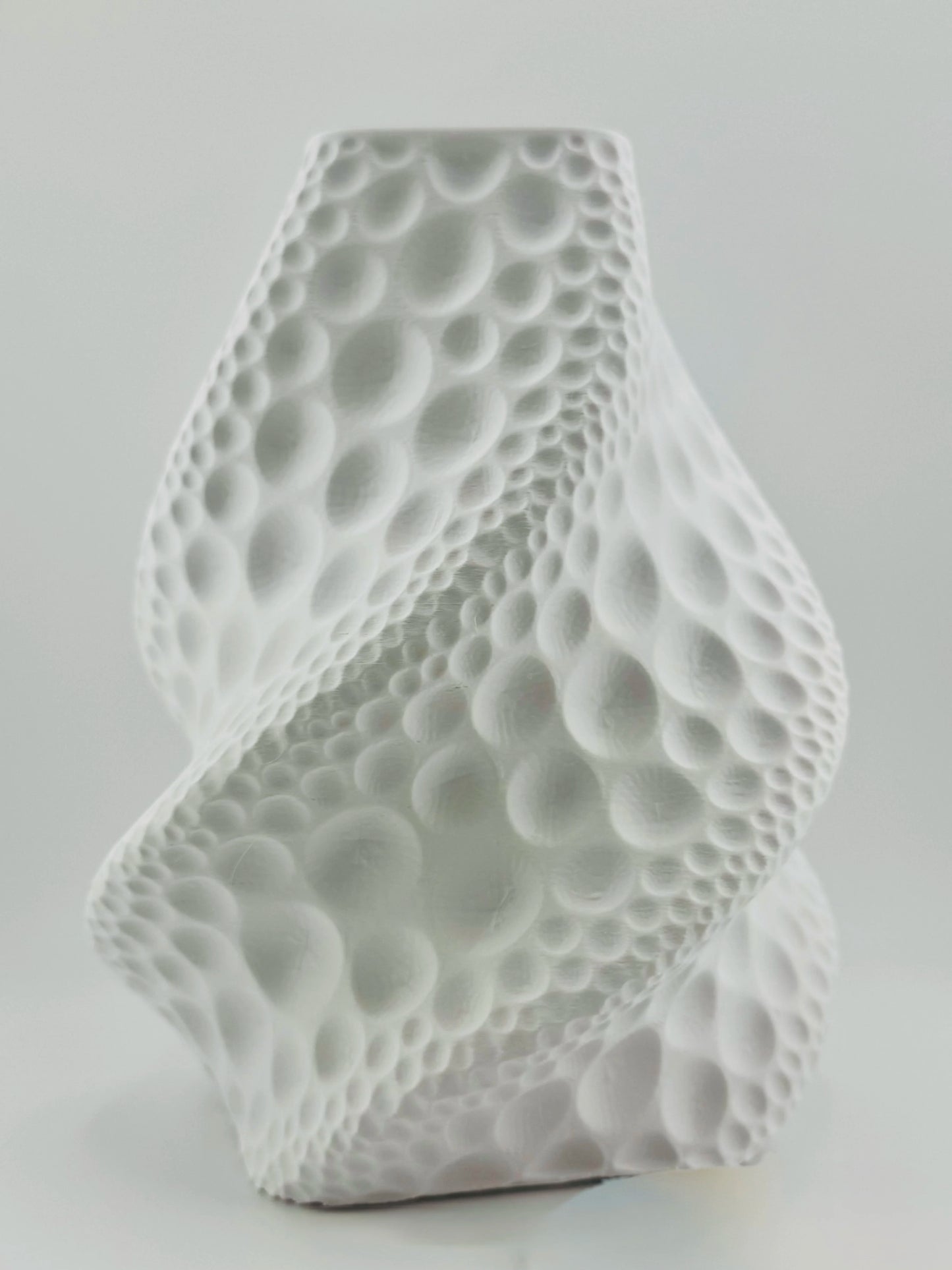 Vase Moon – vase texturé cratères lunaires étanche design - Vase blanc sculptural au design organique et géométrique avec texture crater lunar unique et contemporain. - Anthracite