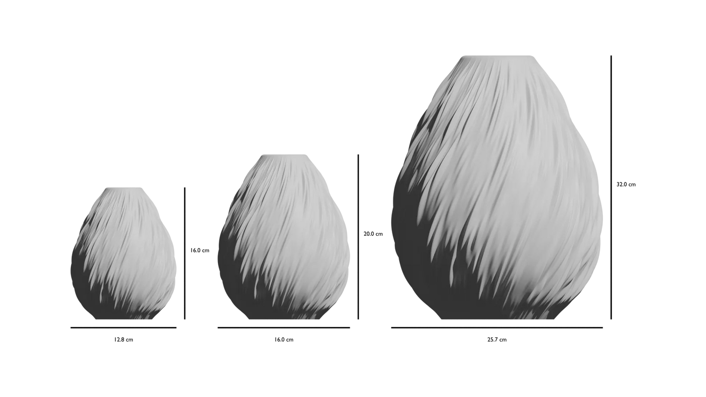 Trio de vases modernes gris clairs à texture ondulée imitant des gouttes de pluie, formes arrondies et élancées, finition.